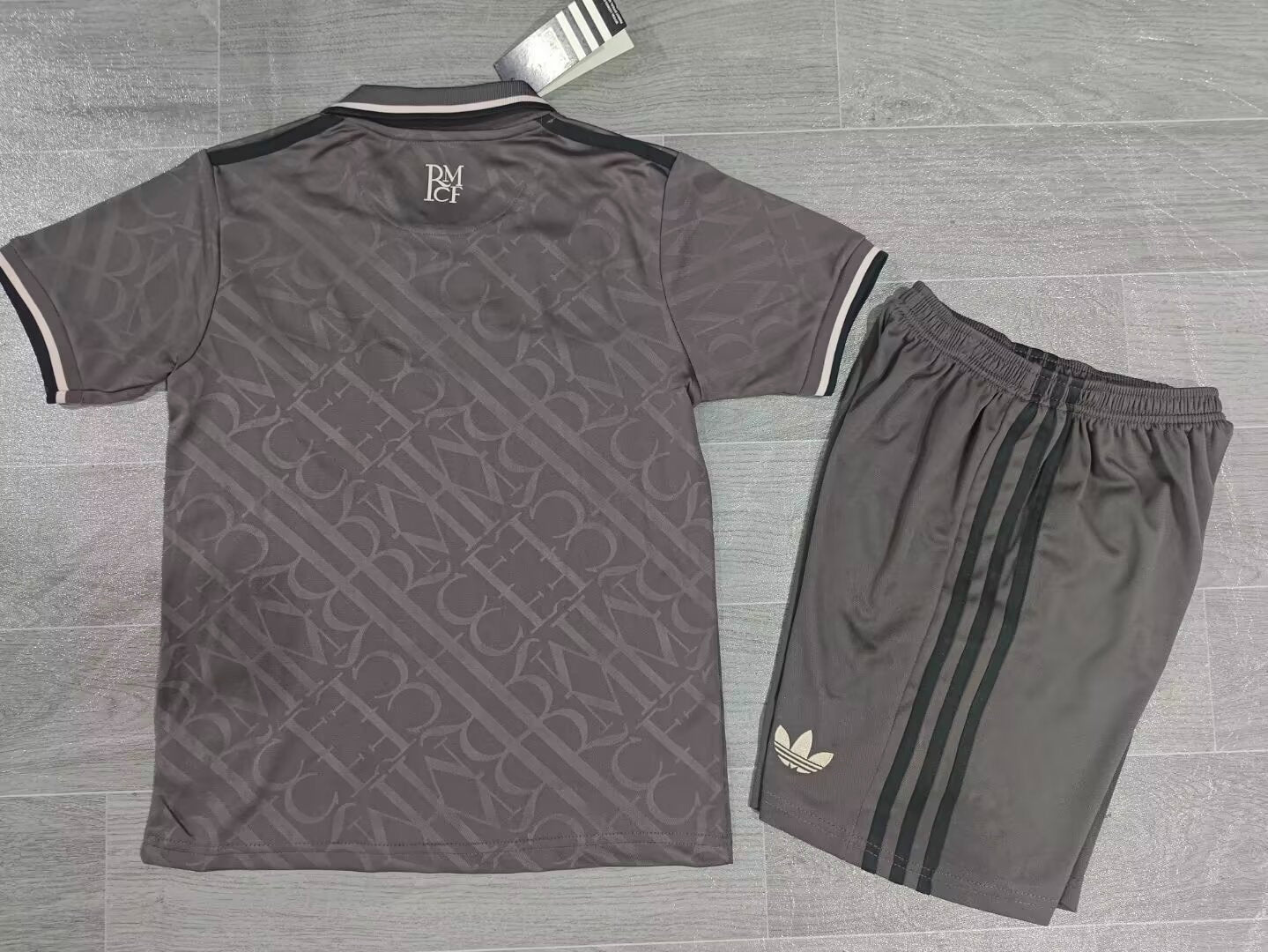 KIDS Real Madrid CF Trefoil Retro-Inspired Concept Kit (Jersey & Shorts Set)