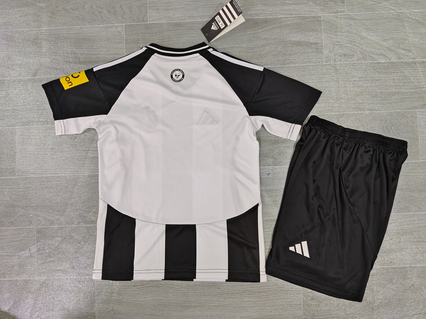 KIDS Newcastle United FC 2024/25 Home Stadium Kit Set (Kids/Youth)