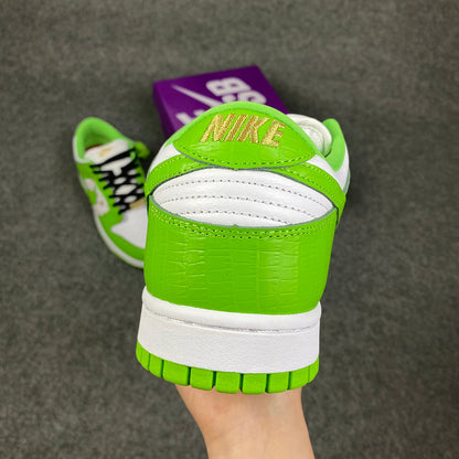 Supreme x Dunk Low OG SB QS 'Mean Green'