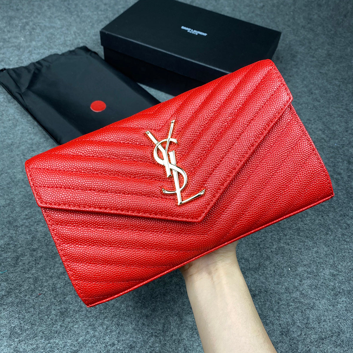 YSL Chain Wallet Matelasse Grain de Poudre Gold-tone 'Eros Red'