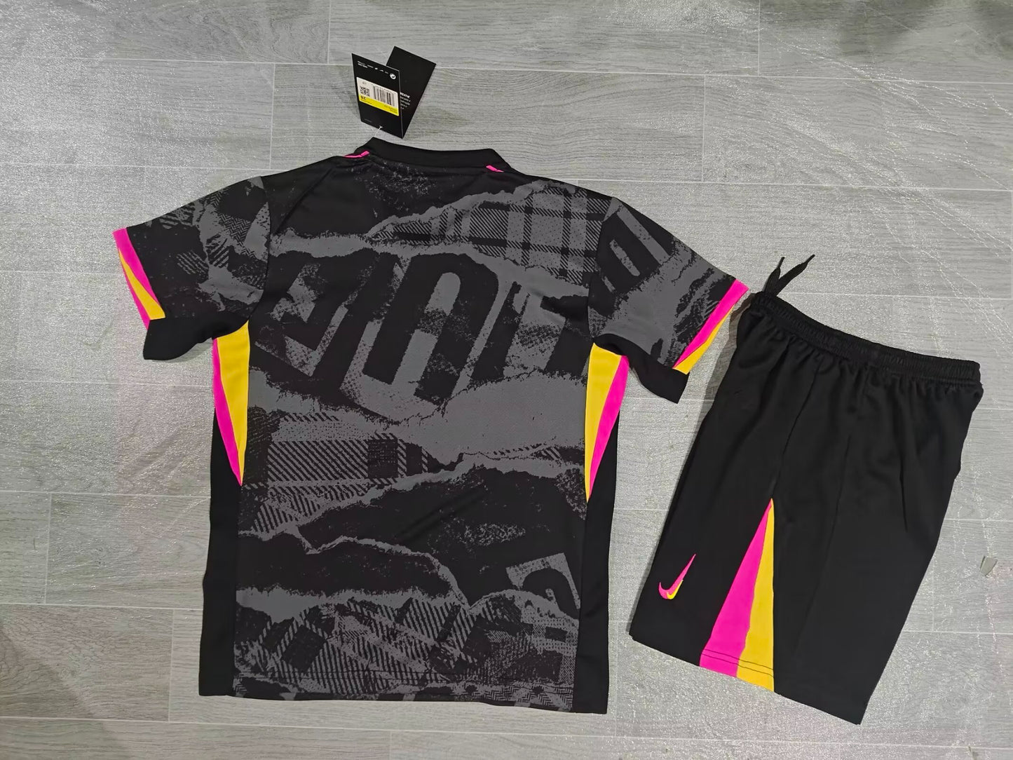 KIDS Chelsea FC “Street Art” Special Edition Kit (Jersey & Shorts Set)