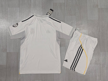 KIDS Real Madrid 2025/26 Home Kit (Jersey & Shorts Set)