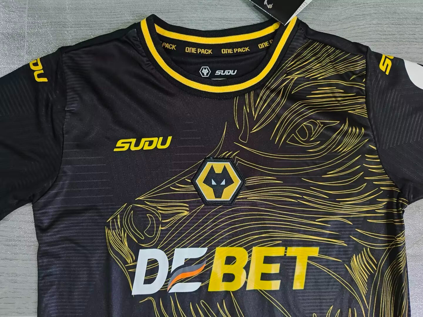 KIDS Wolverhampton Wanderers FC Concept Kit (Jersey & Shorts Set)