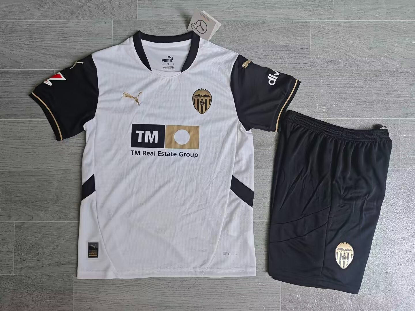 KIDS Valencia CF Home Kit (Jersey & Shorts Set)