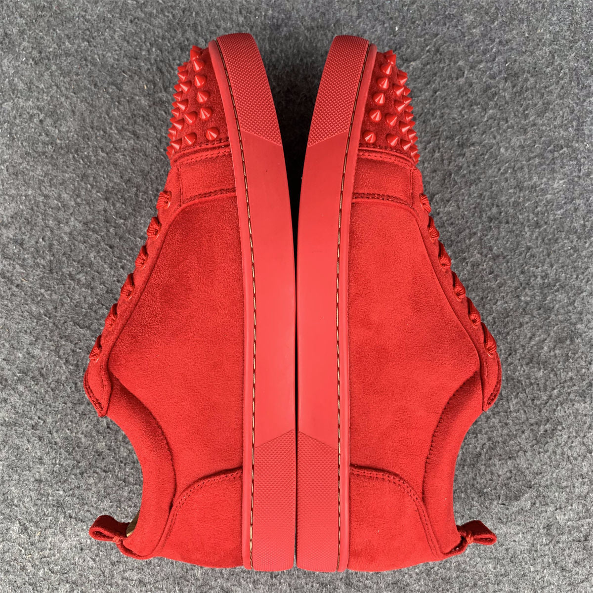 CL Louis Junior Spikes Flat 'Red Suede'