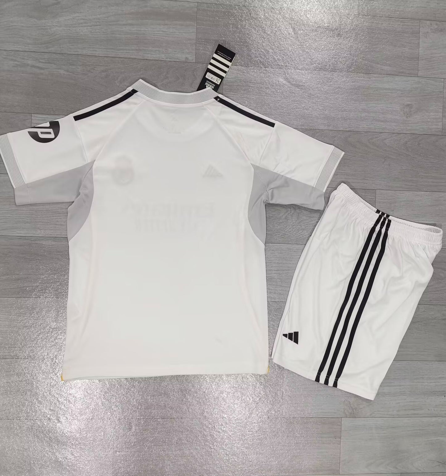 KIDS Real Madrid CF Home Kit (Jersey & Shorts Set)