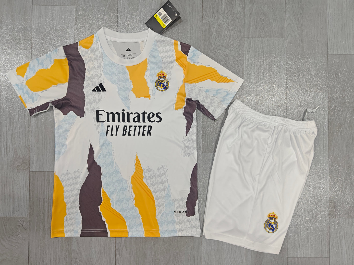 KIDS Real Madrid 2025/26 Pre-Match Training Kit (Jersey & Shorts Set)