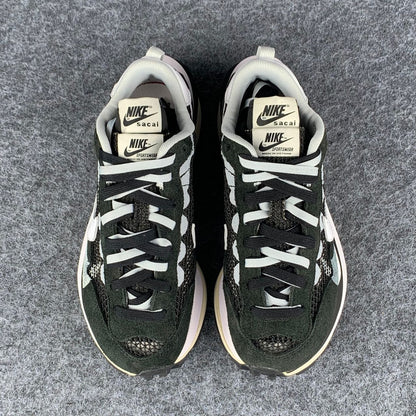 Sacai x VaporWaffle 'Black White'