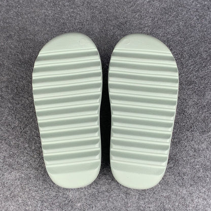 Yeezy Slides 'Salt'