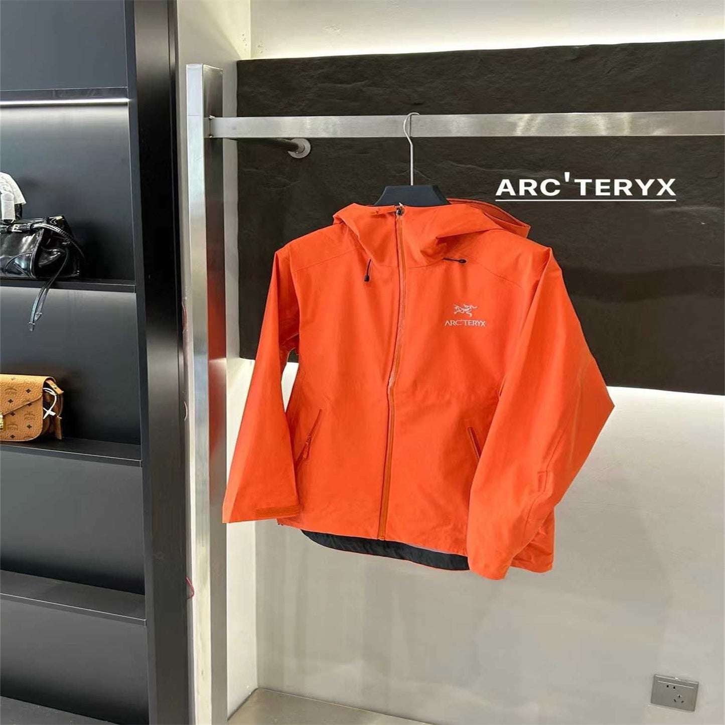 Arc'teryx Men's Beta Jacket 'Phenom'
