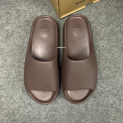 Yeezy Slides 'Soot'