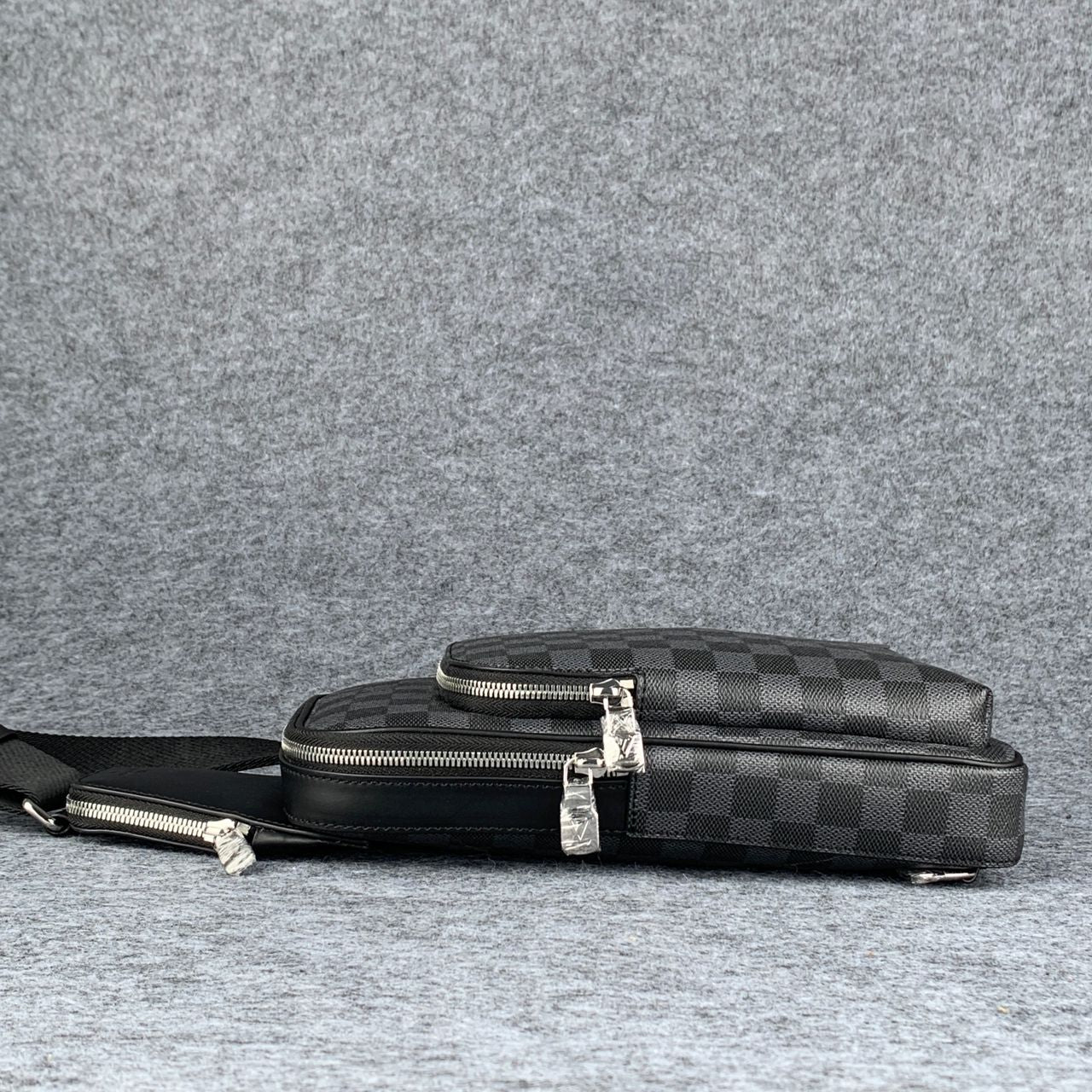 LV Damier Graphite Avenue Sling