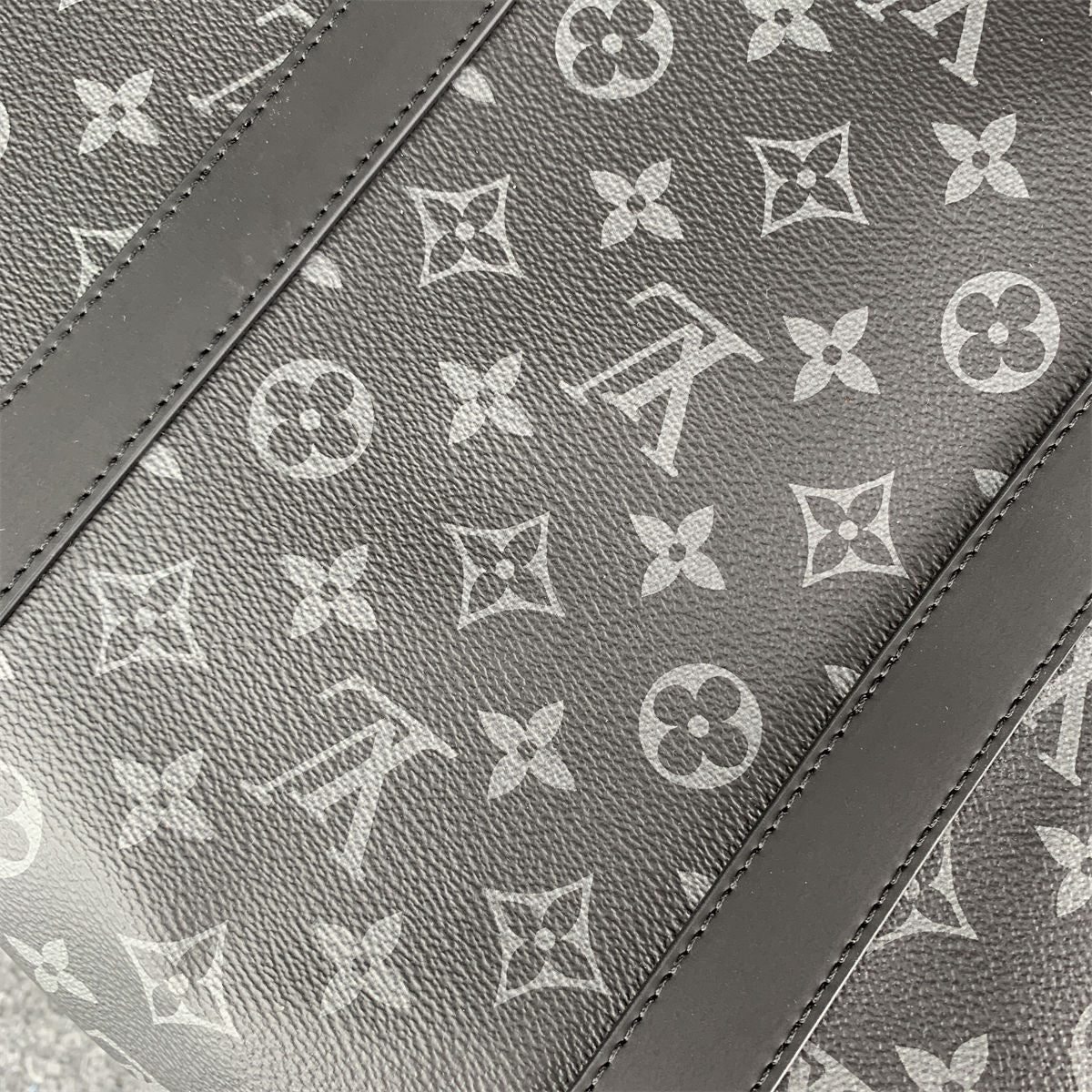 LV KEEPALL BANDOULIERE  ECLIPSE 50