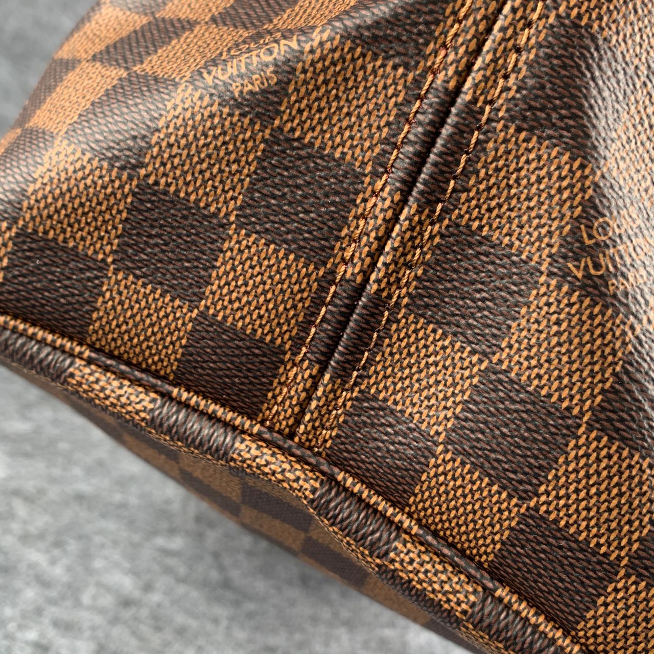 LV Neverfull GM (32x32x19 CM)