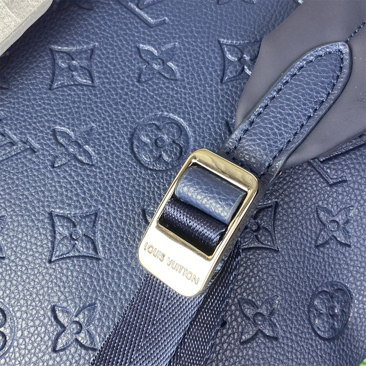 LV MULTIPOCKETS BACKPACK TAURILLON ILLUSION BLUE-GREEN