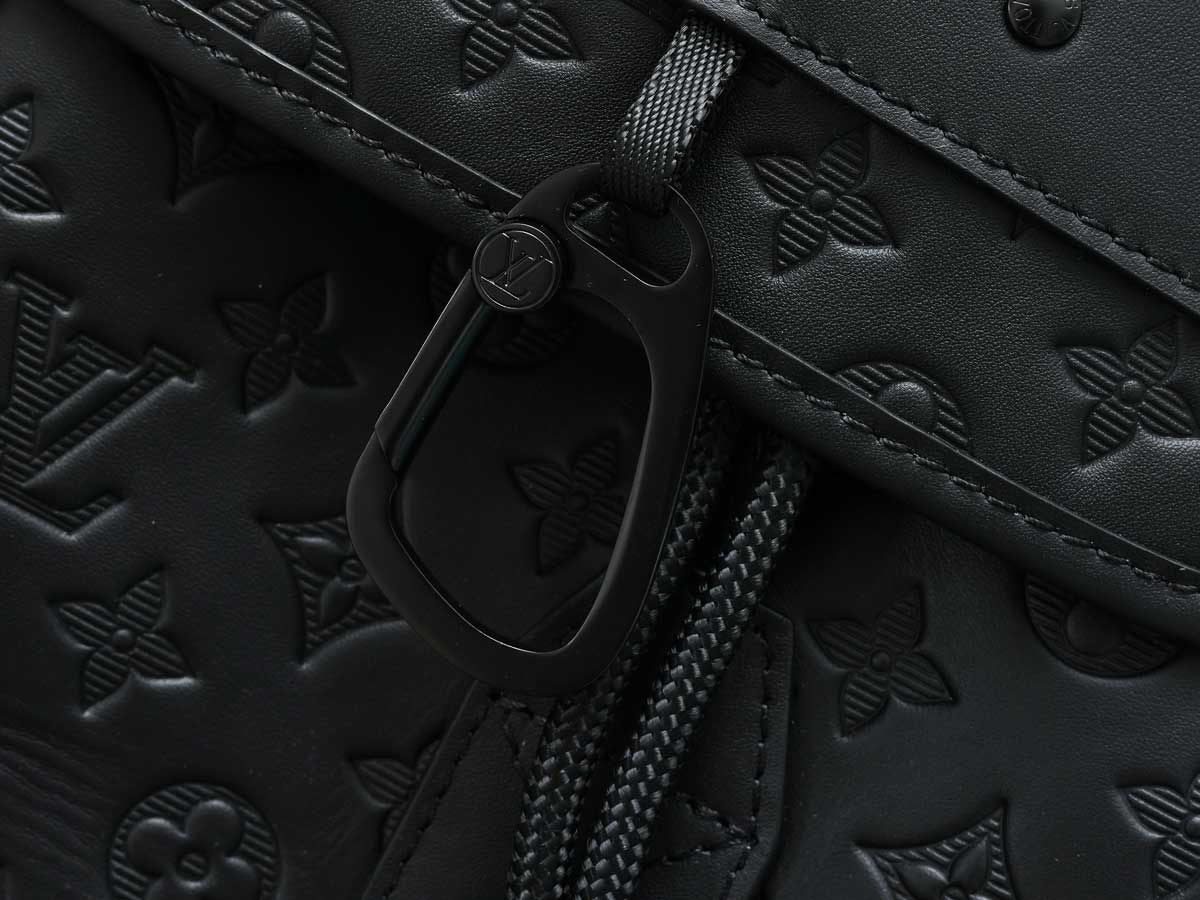 LV DISCOVERY BACKPACK 'SHADOW BLACK'