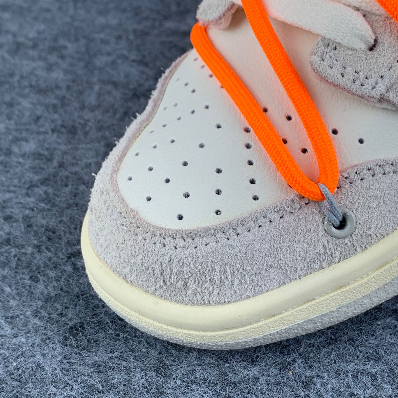 Off-White x Dunk Low 'Lot 19 of 50'