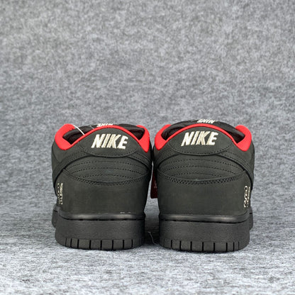 Supreme x Nike Dunk Low SB 'Black'