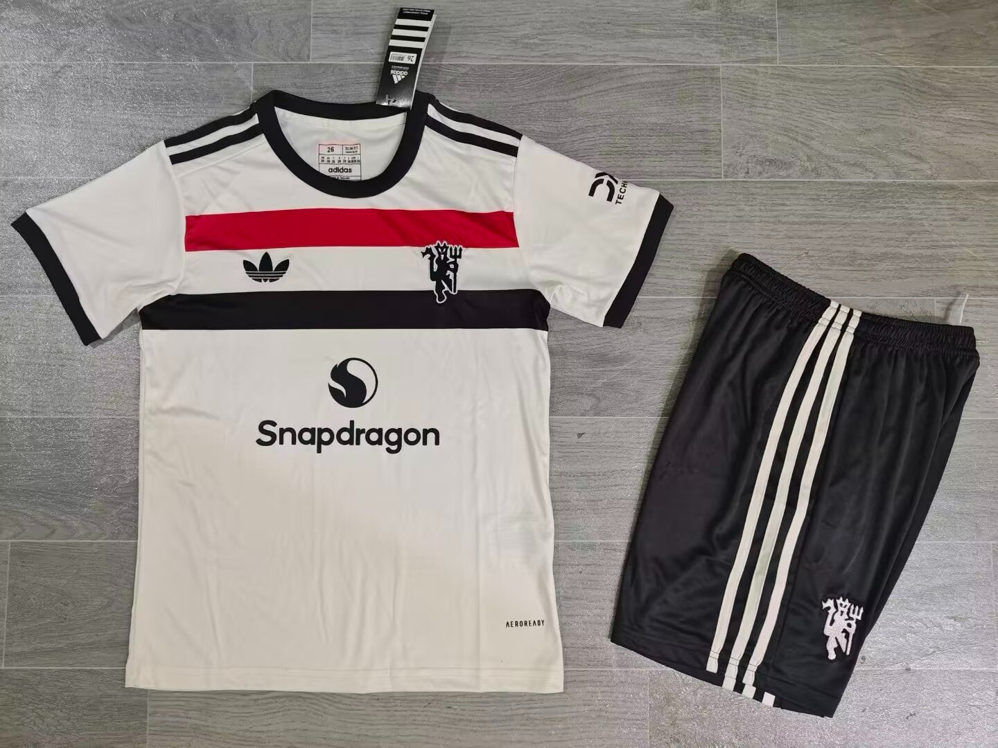 KIDS Manchester United FC Trefoil Retro-Inspired Concept Kit (Jersey & Shorts Set)