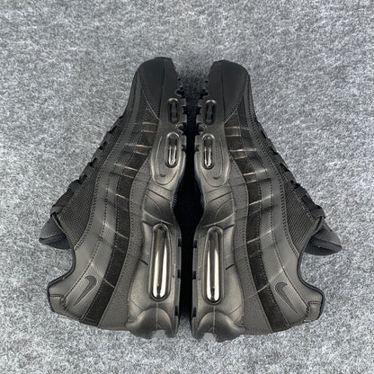 Air Max 95 Essential 'Triple Black'