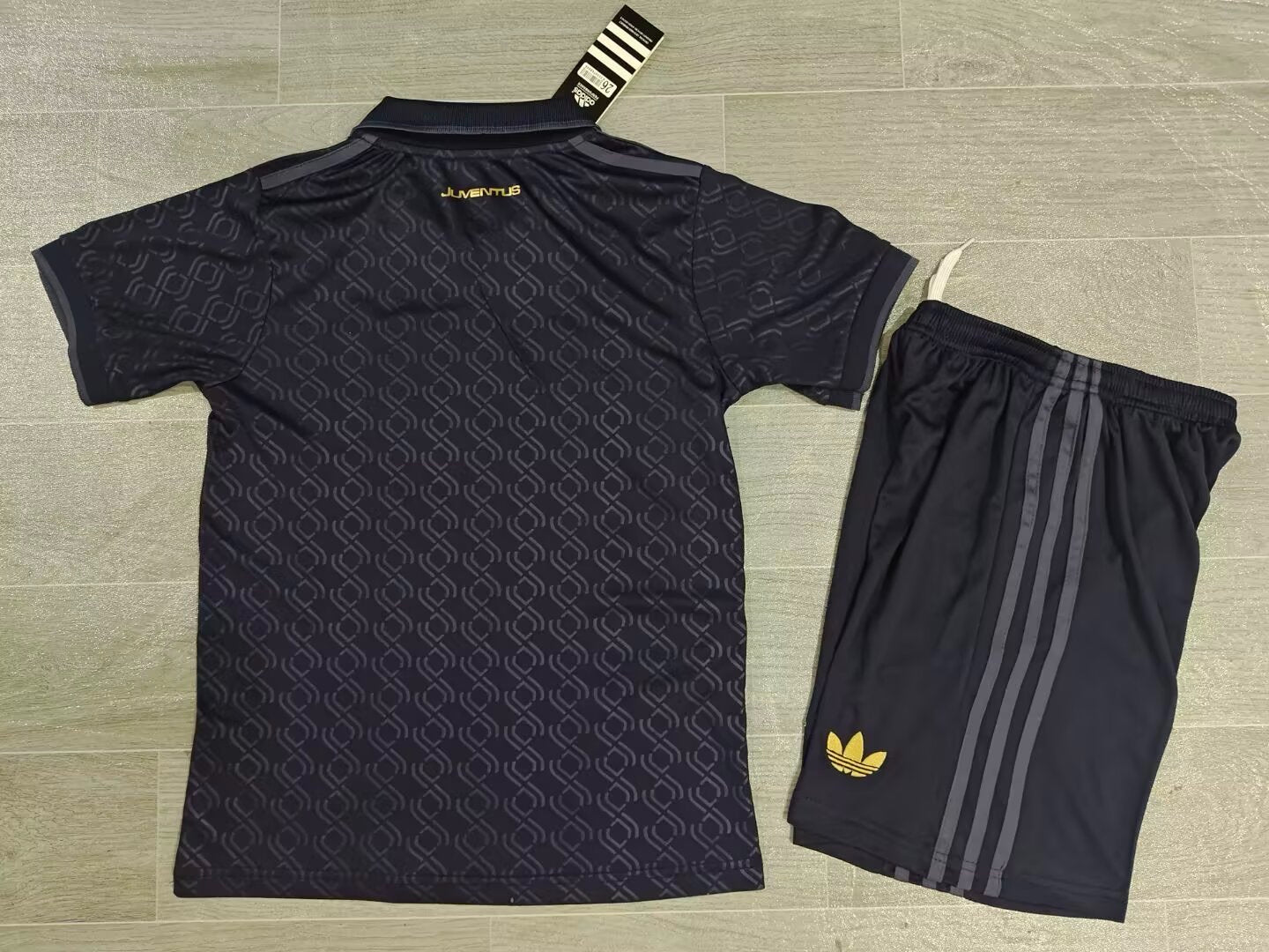 KIDS Juventus FC Trefoil Retro-Inspired Concept Kit (Jersey & Shorts Set)