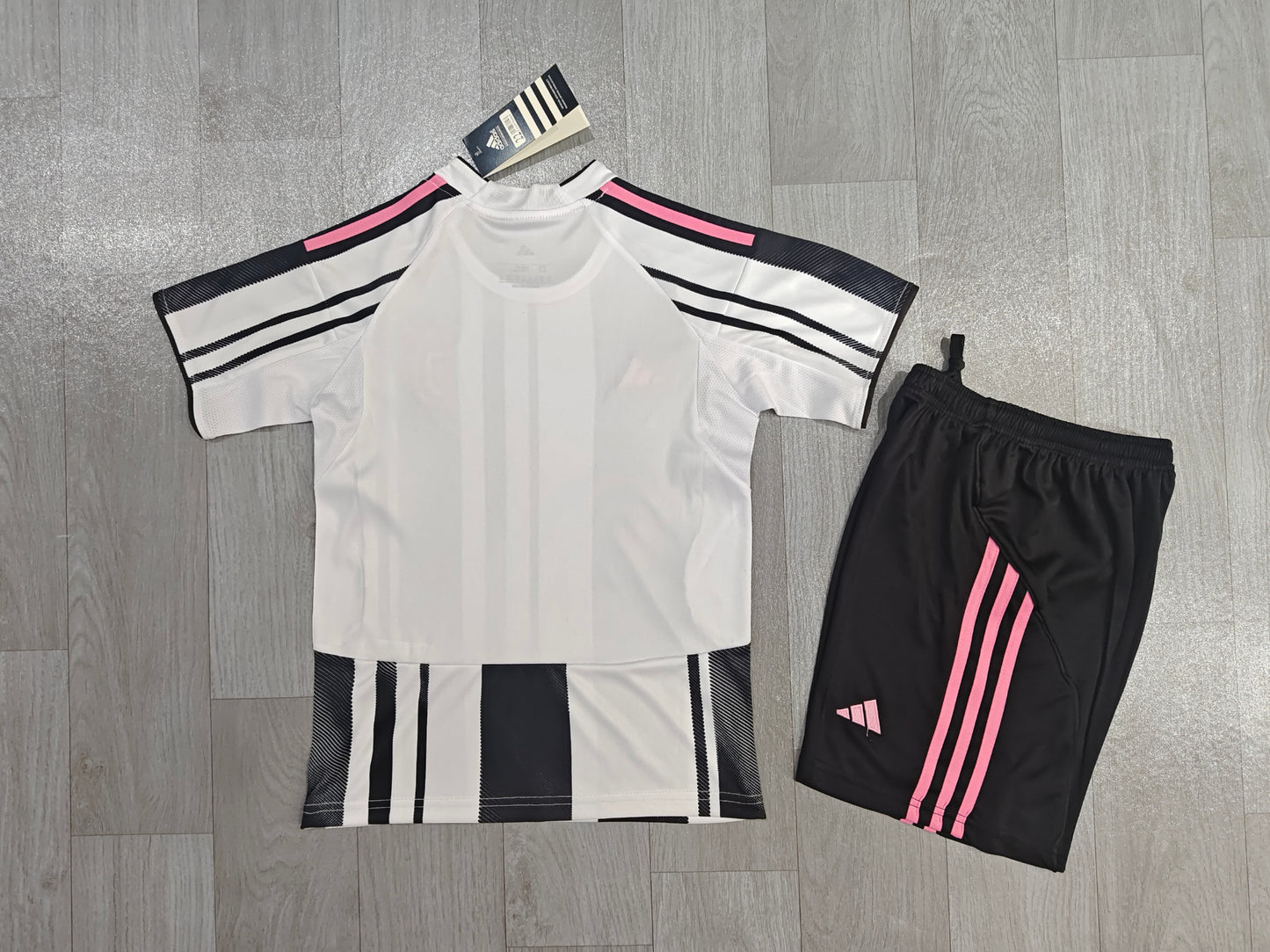KIDS Juventus FC 2025/26 Home Kit (Jersey & Shorts Set)