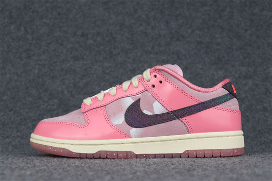 Wmns Dunk Low LX 'Barbie'
