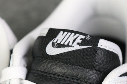 Dunk Low 'Reverse Panda'