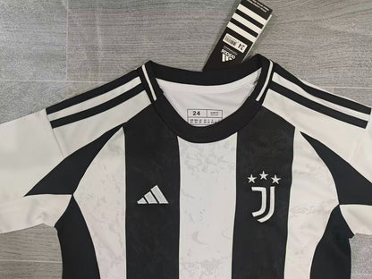 KIDS Juventus FC Home Kit (Jersey & Shorts Set)