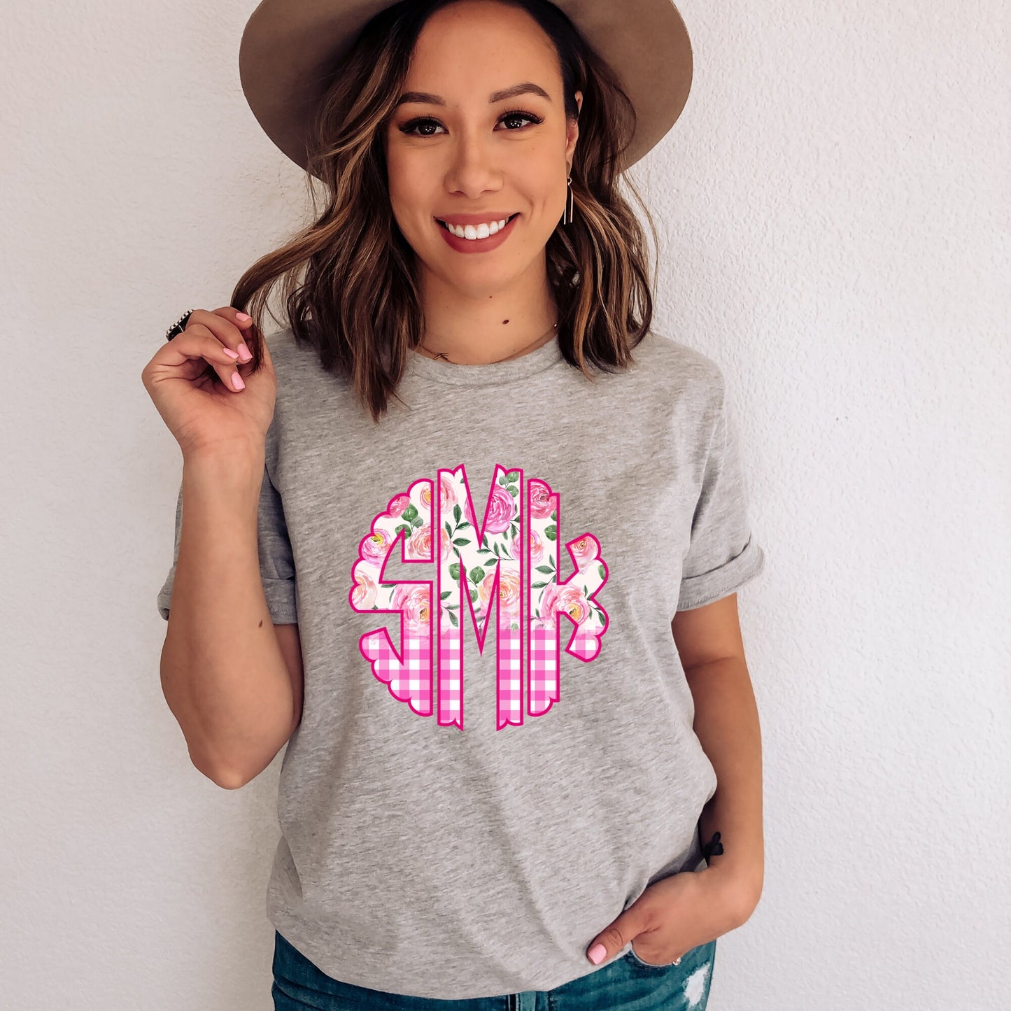 Scalloped Monogram Tees || Cute Monogrammed Shirts For Women || Mother's Day Gift || Personalized Shirts || Monogrammed Shirts || 10 Colors