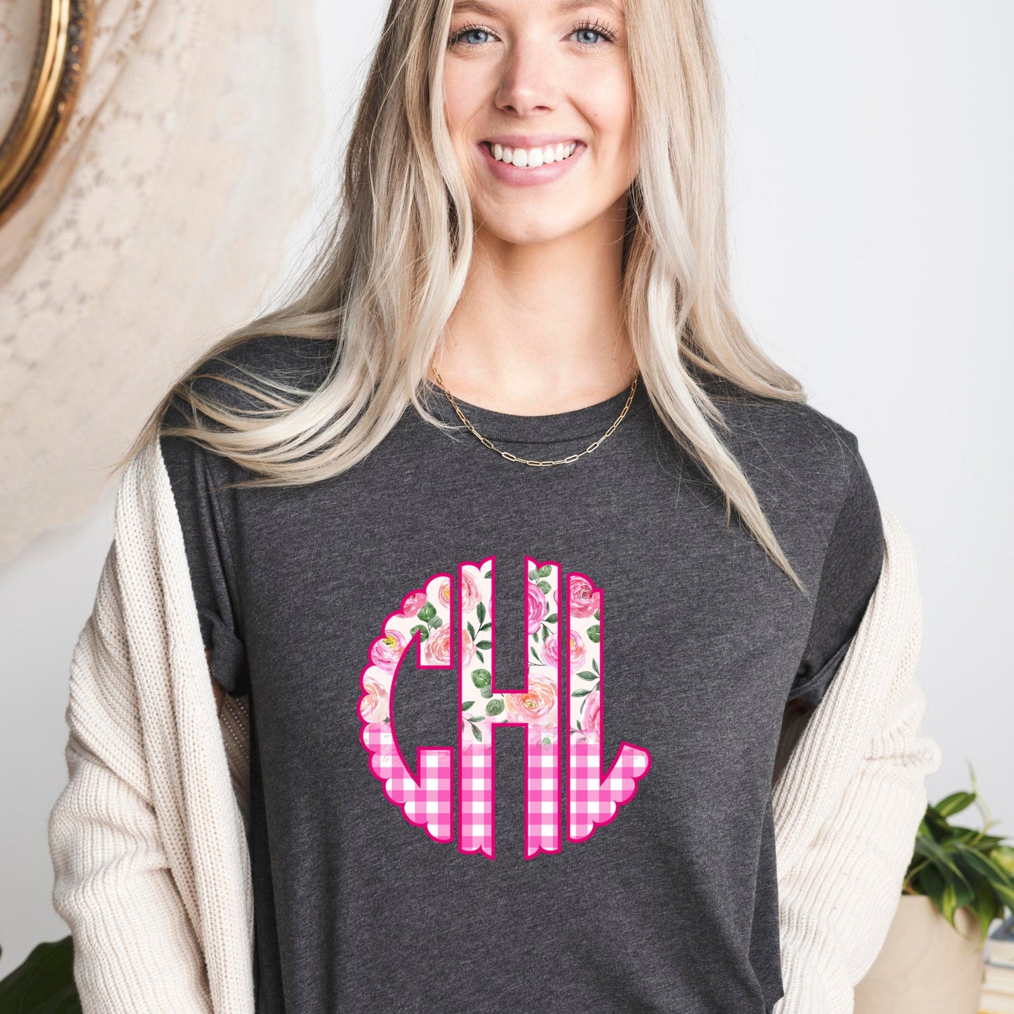 Scalloped Monogram Tees || Cute Monogrammed Shirts For Women || Mother's Day Gift || Personalized Shirts || Monogrammed Shirts || 10 Colors